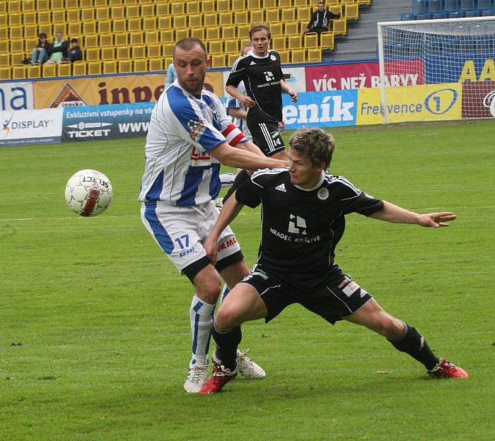 Ústečtí fotbalisté nezvládli klíčový duel s Hradcem Králové a prohráli 0:2.