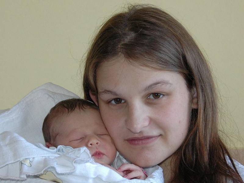 Kateřina Kramlová,  porodila v ústecké porodnici dne 27. 9. 2011 (15.12) dceru Anetu (48 cm, 3,3 kg). 