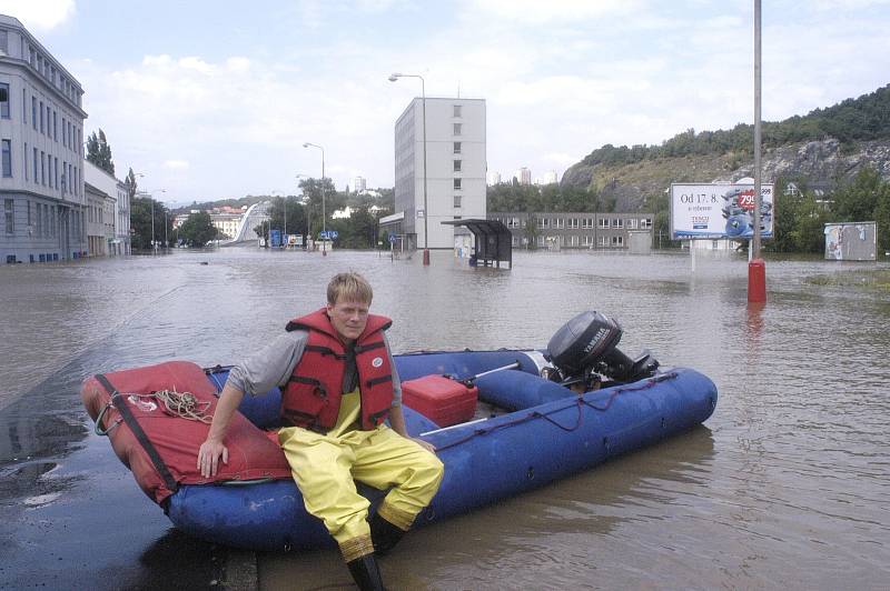 Takto zachytil povodně v srpnu 2002 v centru Ústí nad Labem fotograf Petr Berounský.