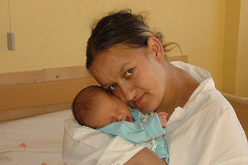 Petra Horvátová, porodila v ústecké porodnici dne 17. 5. 2011 (18.34) syna Matyáše (48 cm, 2,615 kg).