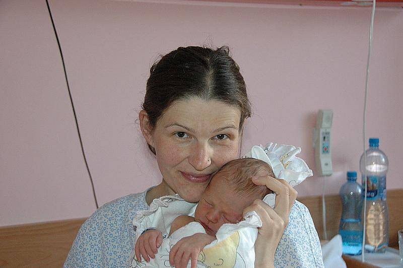 Martina Lukešová, porodila v ústecké porodnici dne 21. 5. 2011 (18.43) syna Vlastimila (50 cm, 3,05 kg).
