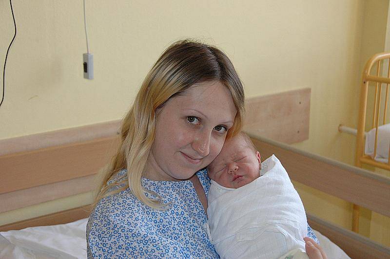 Monika Marková , porodila v ústecké porodnici dne 25. 5. 2011 (14.48) syna Dominika (50 cm, 3,75 kg).