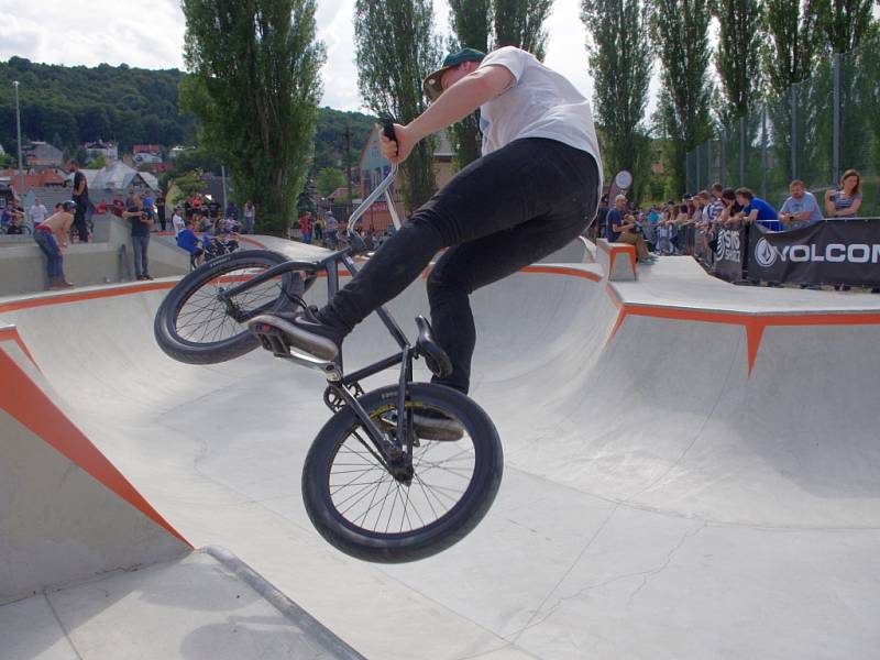 Slavnostní otevření nového skateparku.