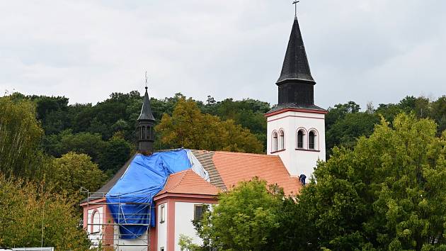 Všebořický kostel svatého Mikuláše bude mít novou střechu. Znáte jeho  minulost? - Ústecký deník