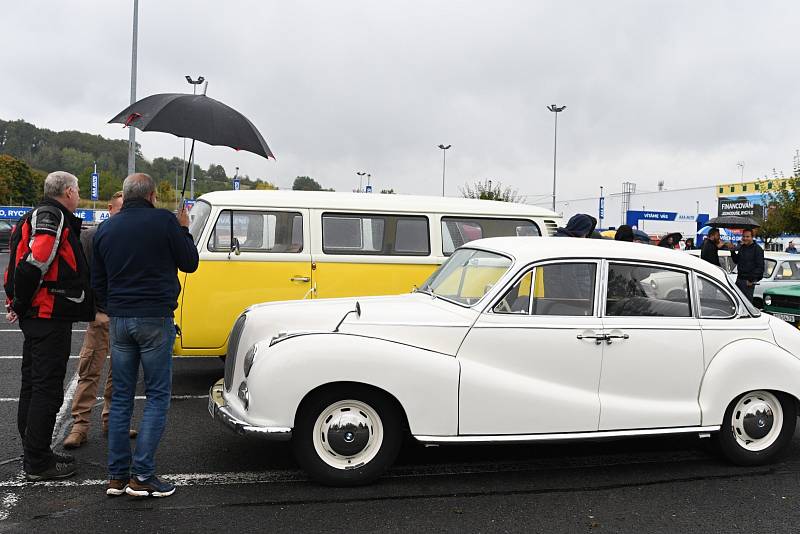 Svatováclavská jízda Veteran Car Clubu