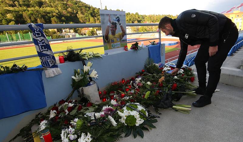 Smuteční rozloučení s fotbalistou Army Radimem Novákem na fotbalové stadionu v Ústí nad Labem.