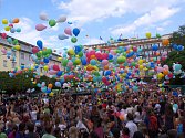 Dva tisíce dvanáct balónků má připomenout stoleté výročí objevu kosmického záření v Ústí nad Labem.