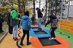 Stávajícího sportoviště pro míčové hry, které je součástí rozsáhlého sídlištního hřiště Želva pro děti a mládež ve Střekově, se dočkalo rozsáhlé revitalizace.