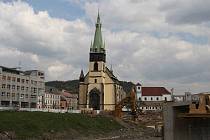 Radní města Ústí nad Labem schválili uzavření memoranda o zpřístupnění šikmé věže kostela.