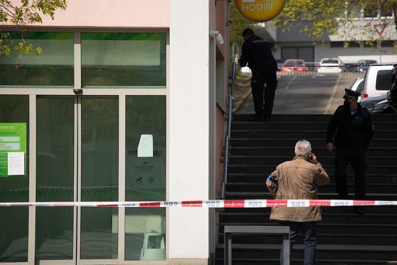 Zásah policie u přepadené banky v Ústí nad Labem.