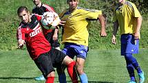 Fotbalisté Brné (červení) doma porazili Lovosice B 3:1.