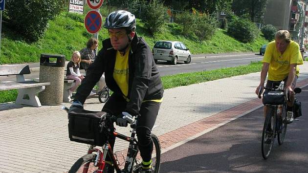 POSLEDNÍ ETAPA Tour de Labe Rotary HANDICAP 2010 21. září vedla po Labské stezce z Litoměřic do Děčína. Její účastníci si dostatečně vyzkoušeli její různorodý povrch. 