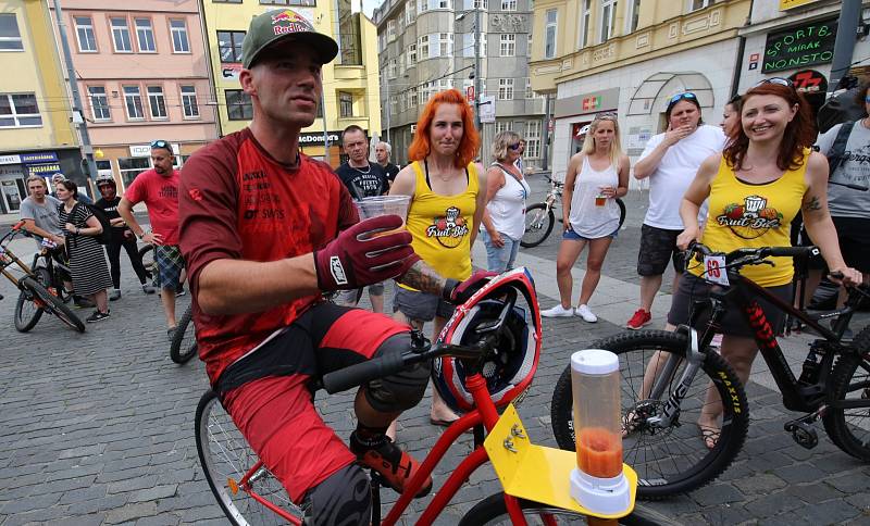 Akce UL-LET, sjezd horských kol v Ústí nad Labem