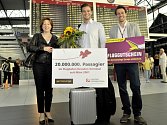 Letecký pasažér číslo 20 000 000 obdržel od Germanwings jako dárek poukázku na volný let pro dvě osoby.
