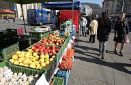 Farmářské trhy na Mírovém náměstí.