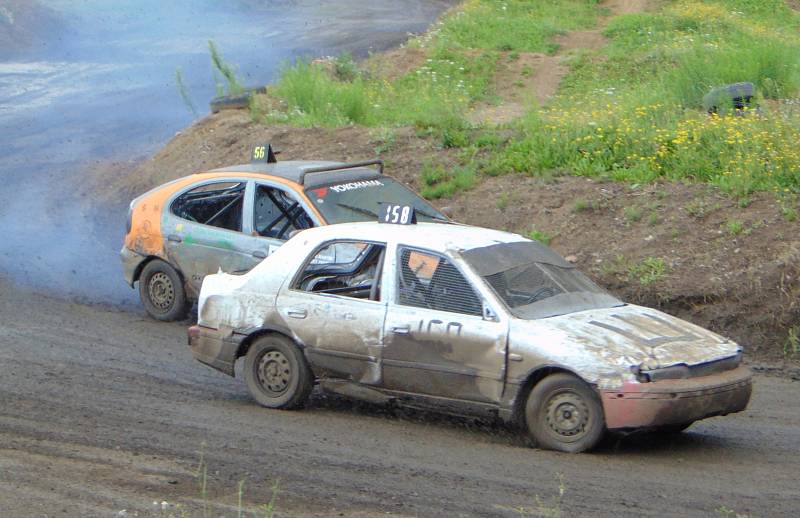 Čtvrým dílem pokračoval v sobotu sedmidílný autocrossový seriál Autopoint Cup na dráze v Chabařovicích.