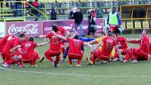 Ústečtí fotbalisté (červení) zvítězili na půdě HFK Olomouc 3:1.