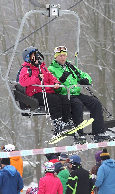 Na sjezdovkách zimního střediska Telnice na Ústecku bylo o víkendu plno.