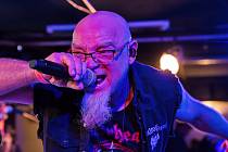 V ústeckém klubu MarVa se v sobotu uskutečnilo třetí pokračování série koncertů Ústí Live. Po názvem hard and heavy vystoupily kapely Toxic People, The Rumble of Skulls a Hlahol.
