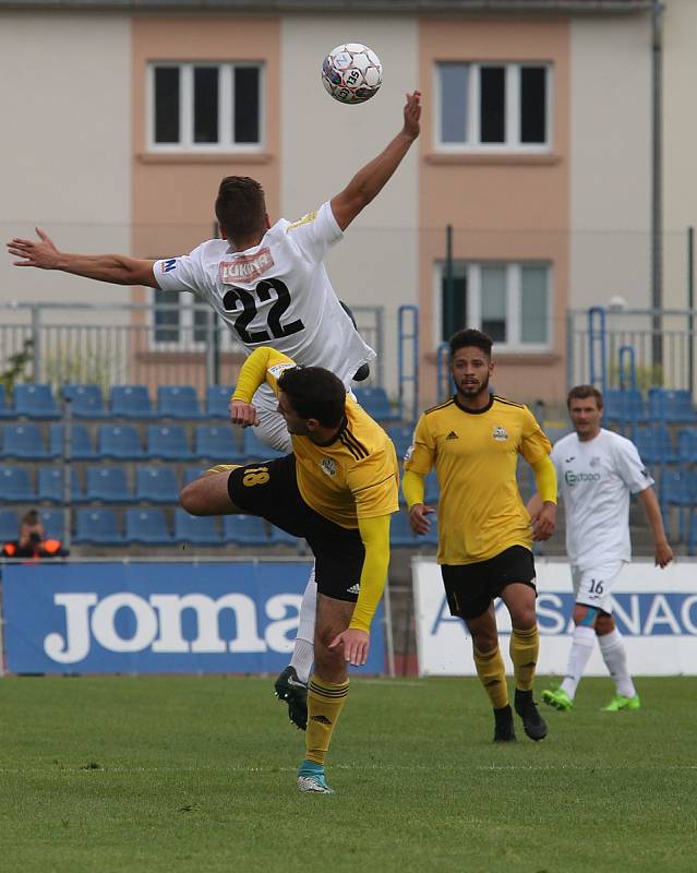 Fotbalisté Ústí slaví díky dvěma penaltovým trefám Pilíka důležité tři body.