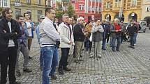 Deník-bus na Lužickém náměstí v Rumburku očekávalo poměrně dost lidí. 