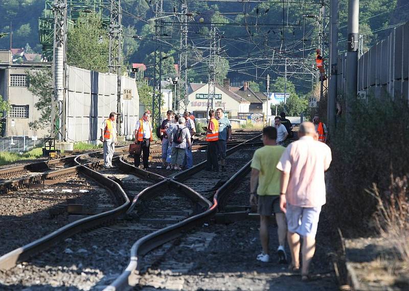 Vykolejený CityElefant ve Vaňově.