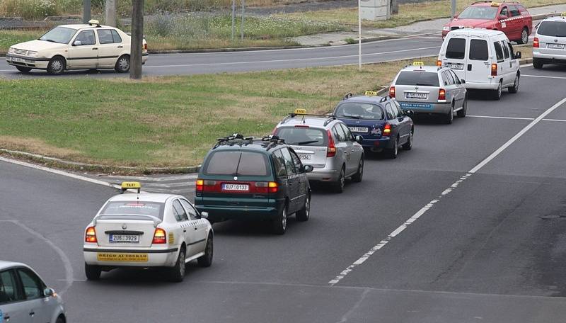 Pohřeb ubodané taxikářky v Neštěmicích. 