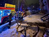 Hasiči likvidovali požár v panelovém domě v Ústí nad Labem.