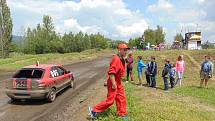 Čtvrým dílem pokračoval v sobotu sedmidílný autocrossový seriál Autopoint Cup na dráze v Chabařovicích.