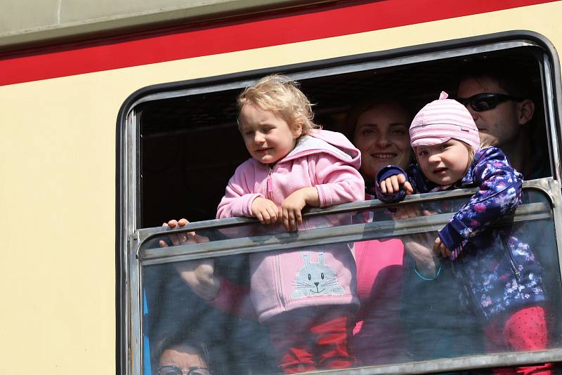 Slavnostní zahájení provozu Kozí dráhy na trase Děčín - Telnice