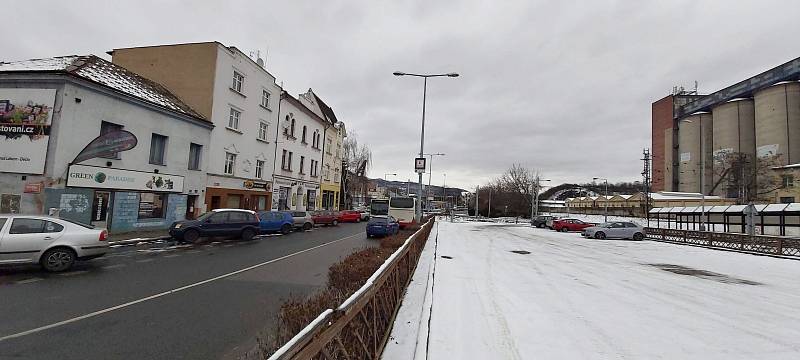 Obvod Střekov v Ústí nad Labem. Ke kruhové křižovatce