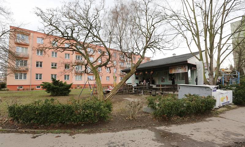 V pondělí se uskutečnil protest štamgastů restaurace Tipka na Klíši v Ústí nad Labem. Magistrát chce aby majitel restauraci zavřel a pozemek předal magistrátu. Proti tomu se postavil jak majitel, tak i stálí štamgasti a studenti z vysokoškolských kolejí