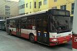 Trolejbusová doprava v Ústí zkolabovala kvůli přetržení převěsu trolejového vedení u divadla.