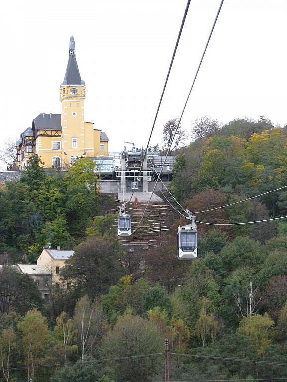 Zatím pouze zkušebně jezdí obě kabinky lanové dráhy na Větruši. Konečný termín zprovoznění ale zůstává velkou neznámou.