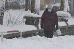 Ve čtvrtek 14. ledna zasypal sníh Děčínsko a Ústecko. Silničáři měli plné ruce práce, aby udrželi v horských oblastech jako je Tisá a Petrovice silnice sjízdné.