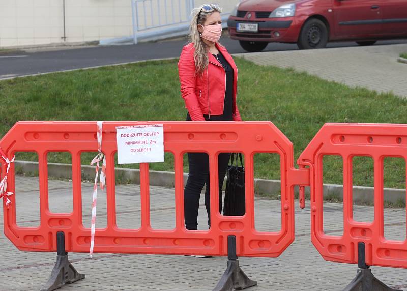 Odběrové místo pro odebírání vzorku na koronavirus u Masarykovy nemocnice v Ústí nad Labem