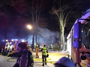 V Německu hořel hotel. Na pomoc s likvidací plamenů přijeli hasiči z Petrovic.