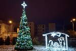 Vánoční strom u mostu na Střekově v Ústí nad Labem