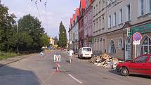 Ve středu 21. srpna obyvatelé Krásného Března už naplno vyklízeli své zaplavené domy a byty.