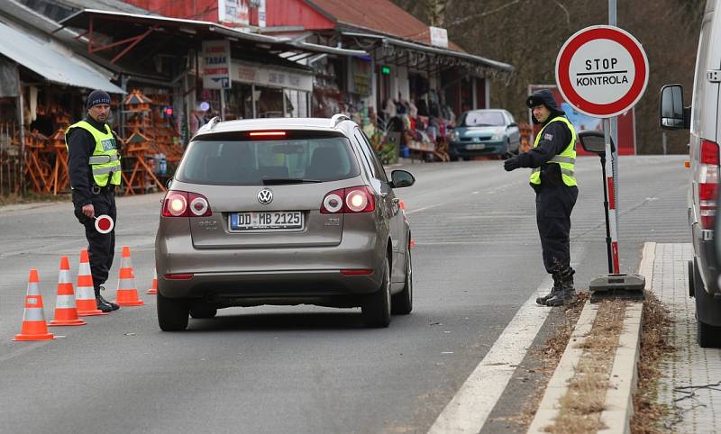 Cvičení záchytu migrantů proběhlo v Petrovicích.