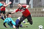 Fotbalisté Brné (v červenočerném) doma prohráli 0:1 s Jílovým.