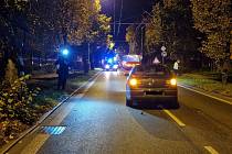 Ústečtí strážníci spatřili v Bělehradské ulici automobil po nehodě. Řidič posléze nadýchal skoro dvě promile.