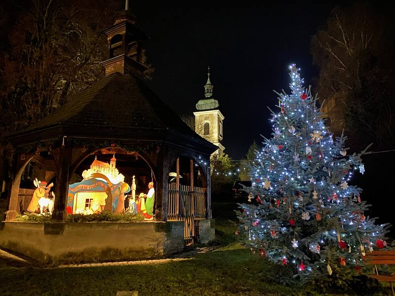 Vánoční strom v Zubrnicích