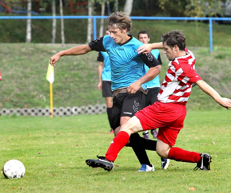 Ve fotbalové 1. B třídě porazili hráči Chlumce Brnou 5:4. 