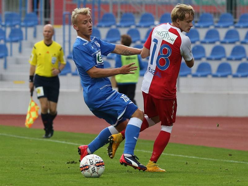 Fotbalisté Army (modří) znovu v poháru smázli Slavii.