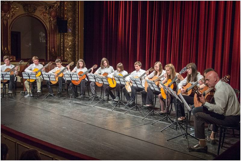 Koncert žáků školy v ústeckém divadle.