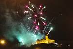 Novoroční ohňostroj v Ústí nad Labem. Začal rok 2022
