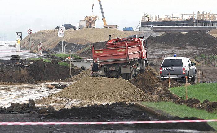 Na stavbě dálnice D8 bylo při výkopech nalezeno větší množství nebezpečné vojenské munice z druhé světové války.