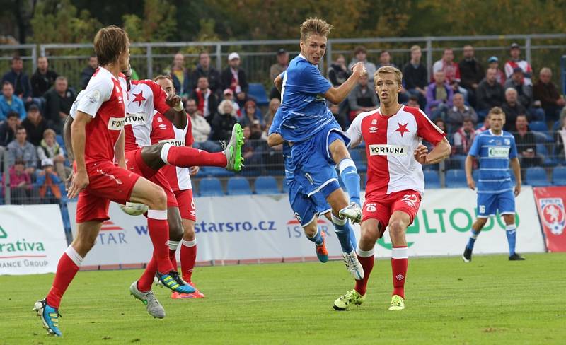 Fotbalisté Army (modří) znovu v poháru smázli Slavii.