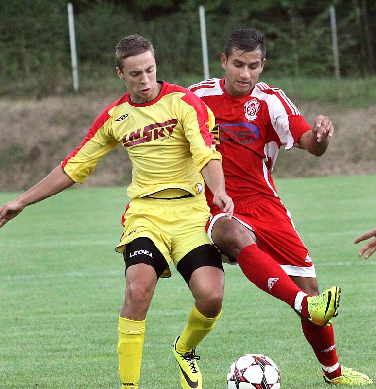 Fotbalisté Neštěmic (červení) vyhráli v Brné 4:3 po PK a v poháru postupují dál.